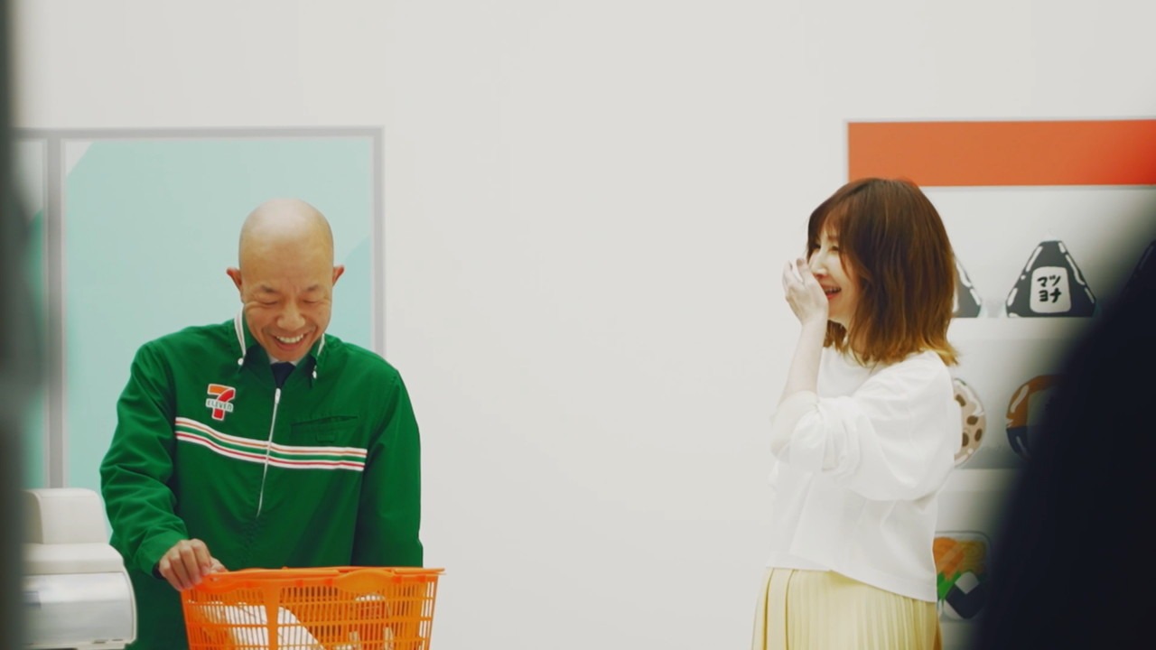 コント撮影中の様子。