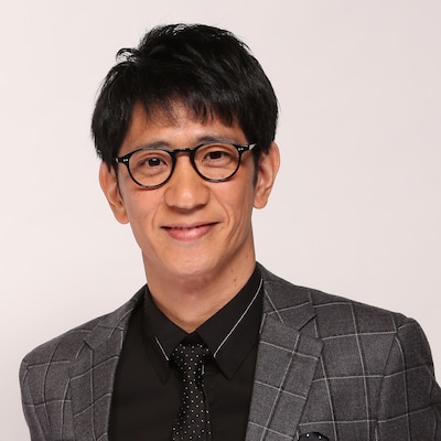 「第6回バカ爆杯」決勝で審査員を務めるアンタッチャブル柴田