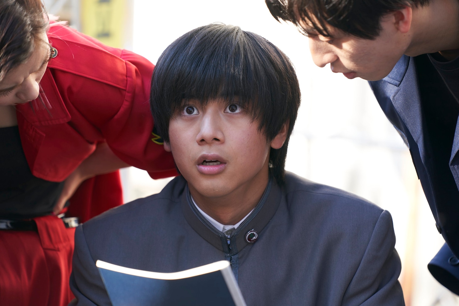 映画「瑠璃とカラス」より。