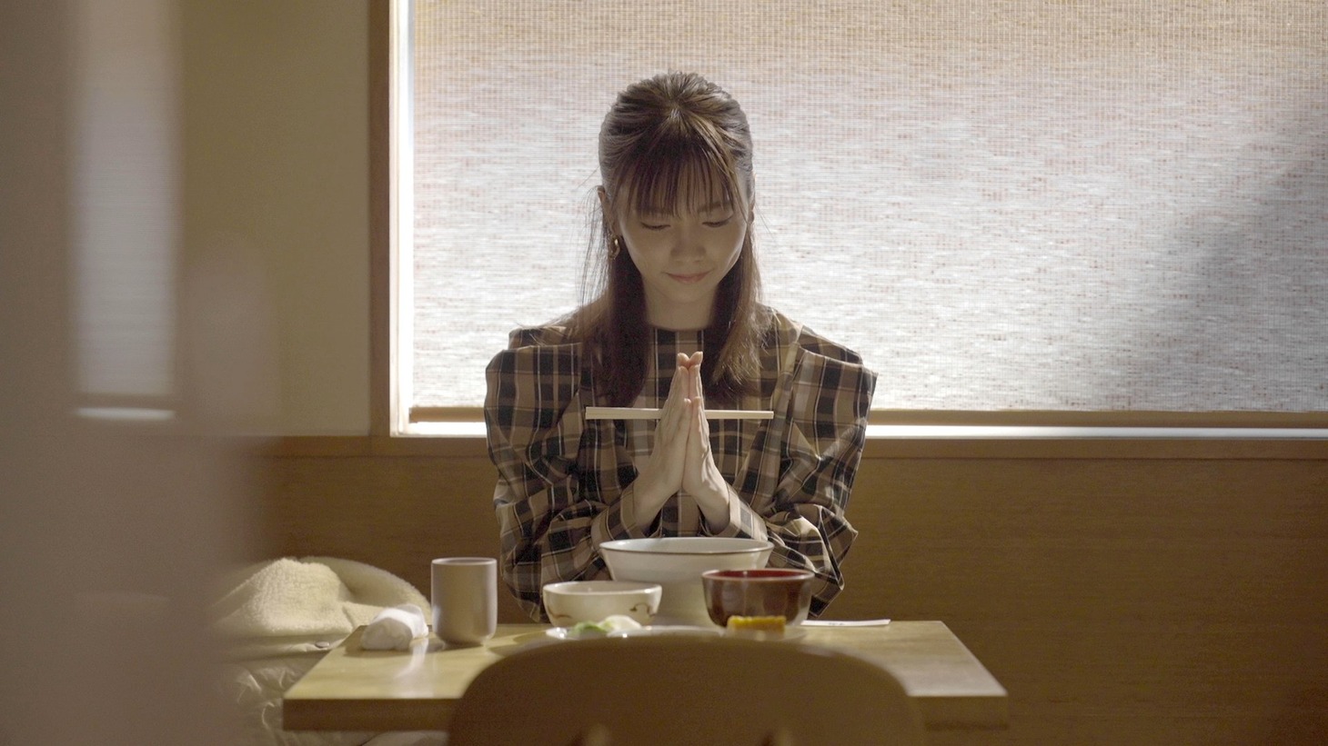 「黙食女子」第4話のワンシーン。