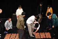 戦う空気階段。