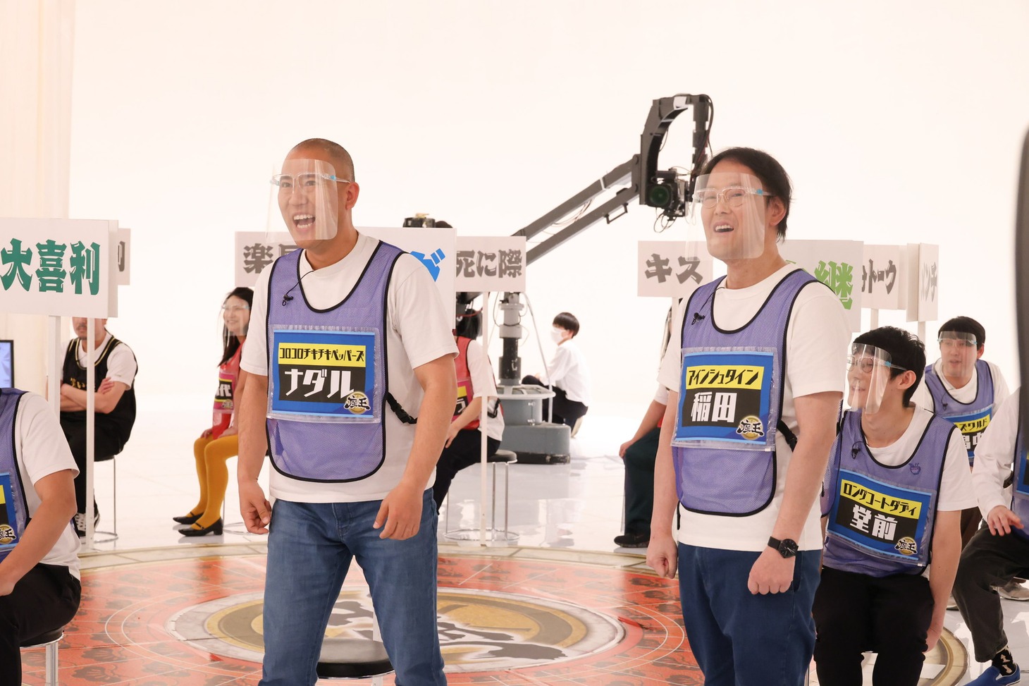 （手前左から）コロコロチキチキペッパーズ・ナダル、アインシュタイン稲田。(c)関西テレビ