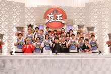 「笑いの総合格闘技！千原ジュニアの座王 新春SP」の出演者たち。(c)関西テレビ