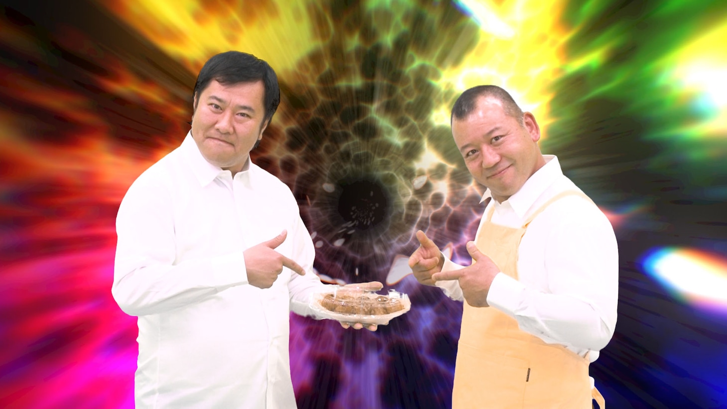 とにかく明るい安村（左）とバイきんぐ西村（右）。