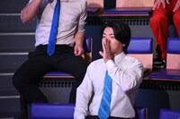 ランジャタイの漫才中、顔芸を繰り出す国崎のことをどう思うのか、伊藤に尋ねるマヂカルラブリー・野田クリスタル。