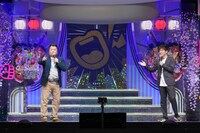 「YOSHIMOTO presents DAIBAKUSHOW 2021」第1部のMCを務めたブラックマヨネーズ小杉と陣内智則。
