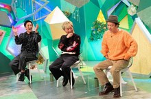 「やすとものいたって真剣です」に出演する（左から）チュートリアル徳井、スピードワゴン小沢、シャンプーハット恋さん。(c)ABCテレビ