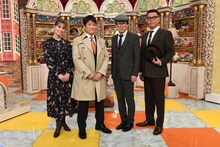 （左から）トラウデン直美、林修、シソンヌ。(c)テレビ朝日