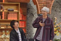 左から有岡大貴、八乙女光。(c)読売テレビ