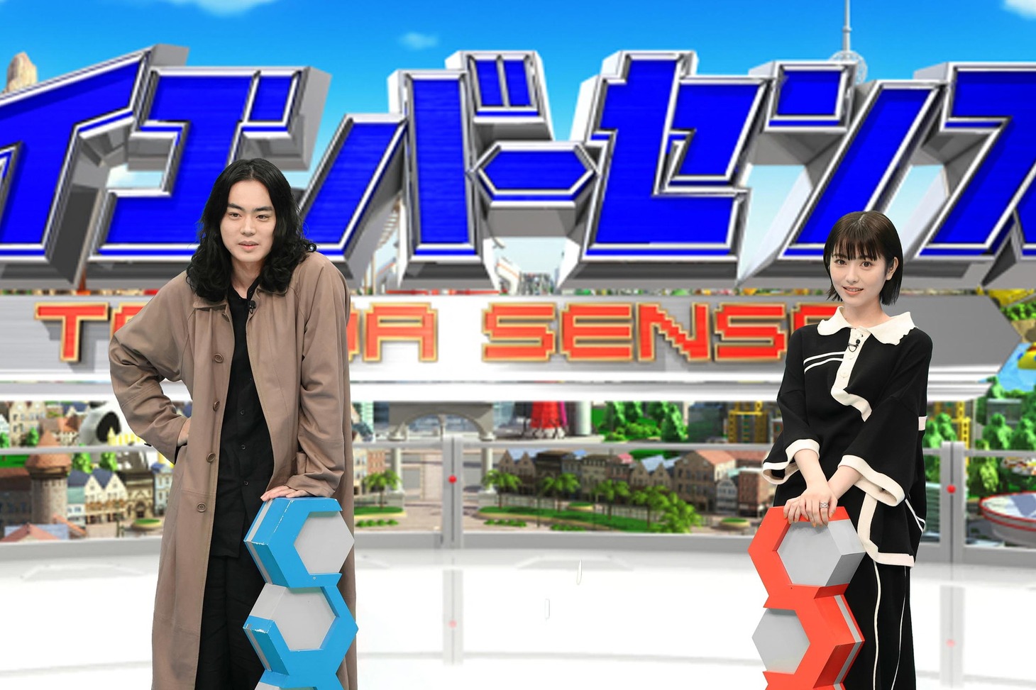 菅田将暉と浜辺美波。(c)フジテレビ