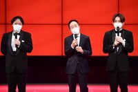 アインシュタインと中田カウス（中央。）