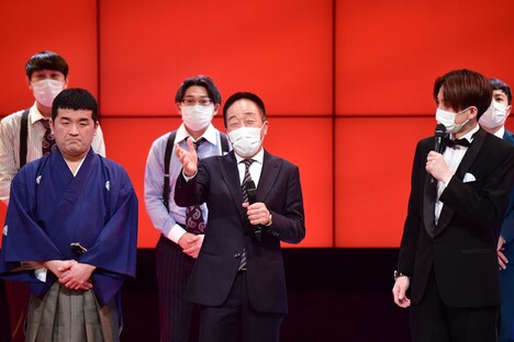 「第七回上方漫才協会大賞」授賞式の様子。