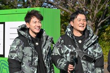 「『佐藤健＆千鳥ノブよ！ この謎を解いてみろ！』ハテナ島からの脱出」に出演する佐藤健と千鳥ノブ。(c)TBS