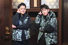 千鳥ノブと佐藤健。(c)TBS