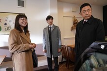 吉住（左）が出演する「科捜研の女 Season21」のワンシーン。(c)テレビ朝日
