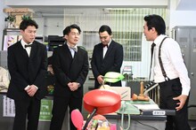 ジャングルポケットと劇団ひとり。(c)TBS