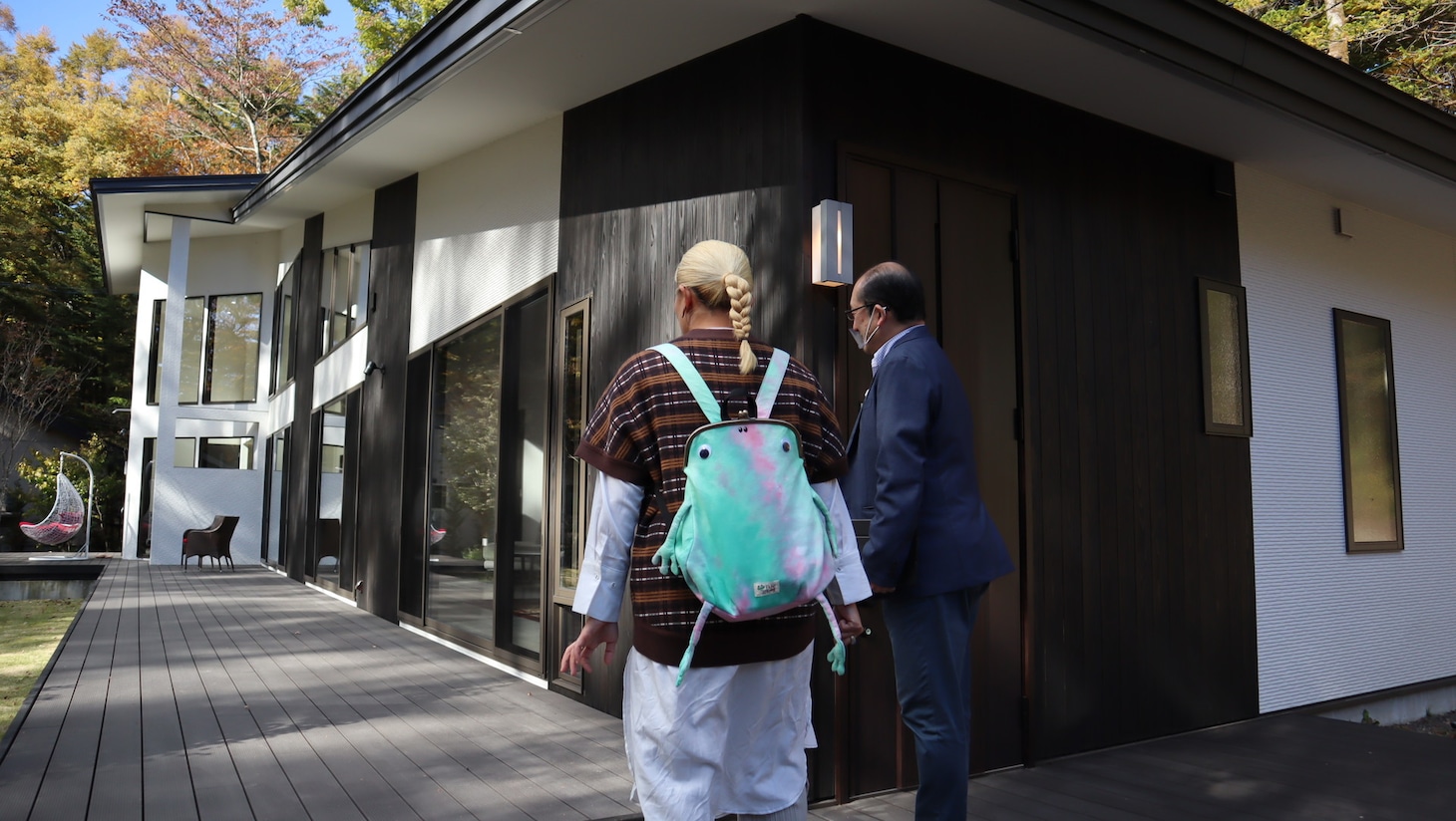 「出川家のプチ移住」のワンシーン。(c)静岡第一テレビ