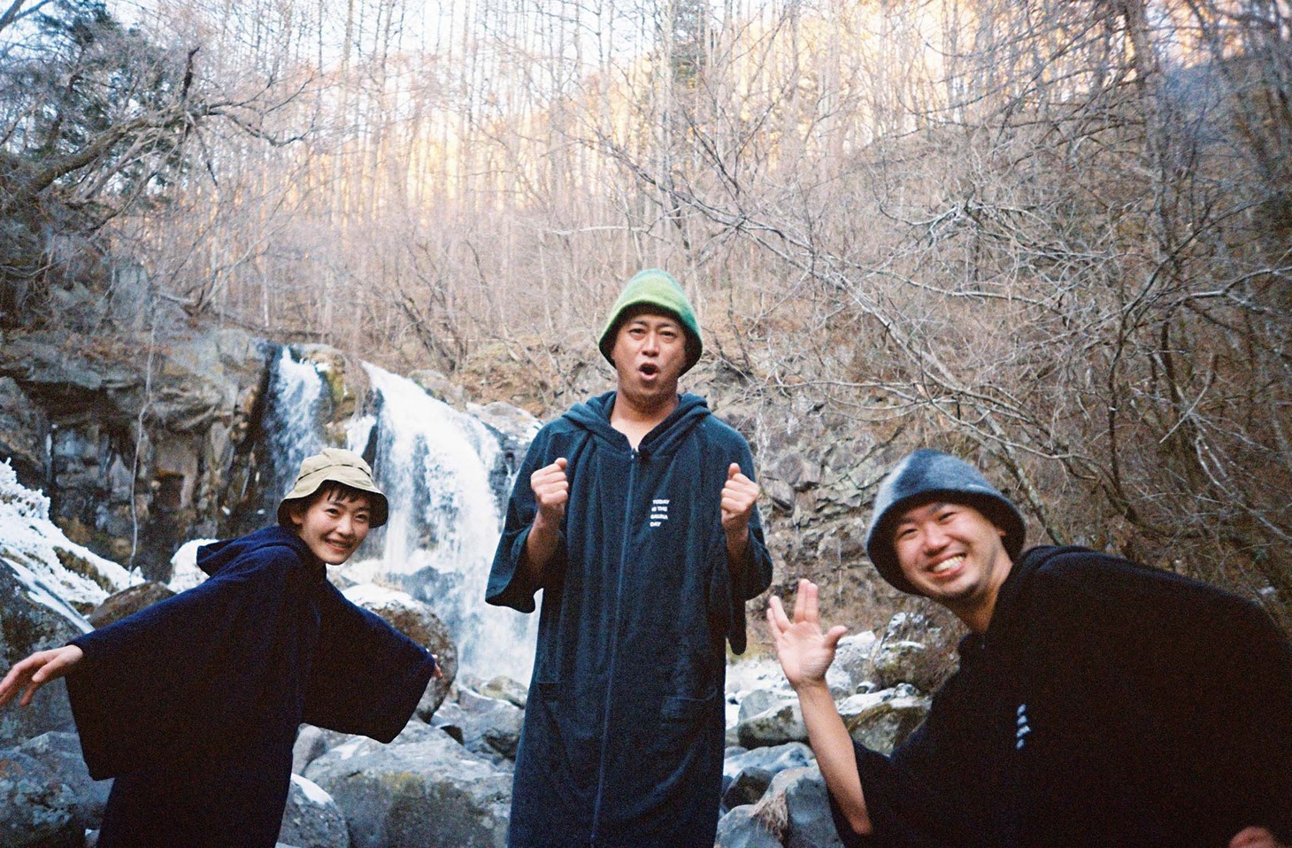 「地球風呂」より、清水みさと、パンサー尾形、大西洋氏。