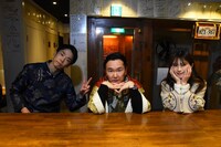 「かまいたちの机上の空論城」に出演する、かまいたち、渋谷凪咲（右）。(c)関西テレビ