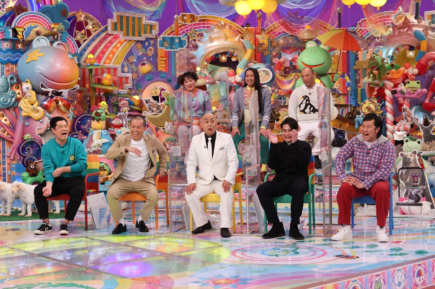 「アメトーーク！」に出演する「北海道芸人」の（前列左から）タカアンドトシ、錦鯉・長谷川、平成ノブシコブシ吉村、とにかく明るい安村、（後列左から）フォーリンラブ・バービー、トム・ブラウン。(c)テレビ朝日
