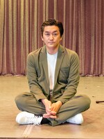 平成ノブシコブシ徳井 (c)新潮社