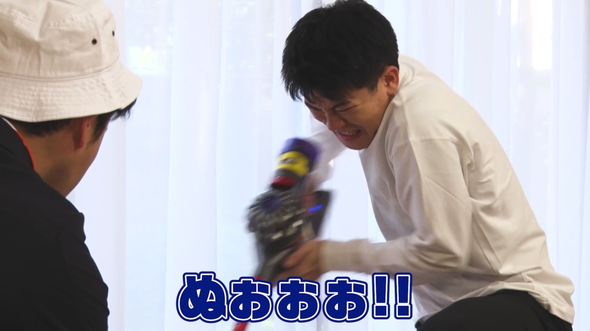 「ヴァームスマートフィットウォーター 家事は運動だ！」の「掃除機タイムレース篇」より。