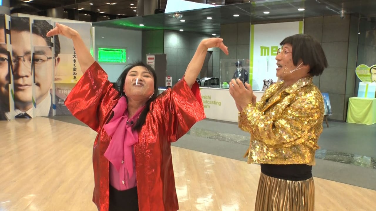 島田珠代（左）とすっちー（右）。
