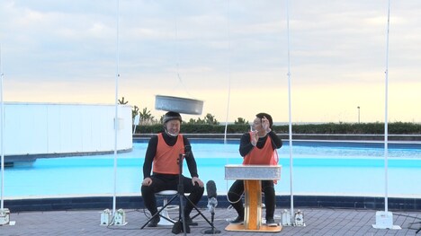 finalステージの（左から）バイきんぐ西村、パンサー尾形。(c)関西テレビ