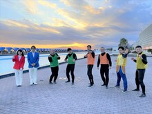 「早落ちクイズ ～正解はすぐ底に！～」に出演する（左から）重盛さと美、ロンドンブーツ1号2号・田村淳、安田大サーカス・クロちゃん、岡野陽一、パンサー尾形、バイきんぐ西村、R藤本、ザブングル加藤。(c)関西テレビ