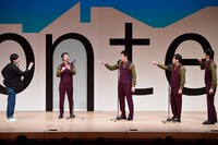 「月刊コント芸歴30周年故郷に錦号」のワンシーン。