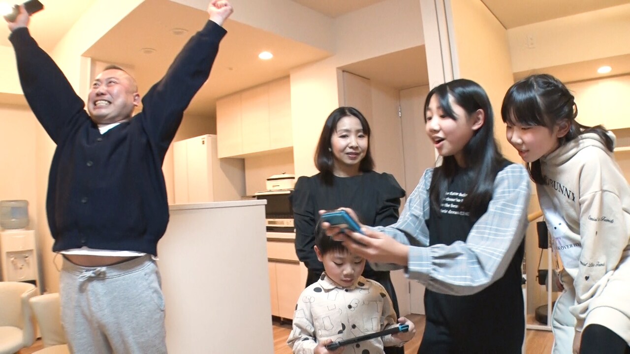 「人生が変わる1分間の深イイ話」のワンシーン。(c)日本テレビ