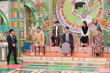 「プレバト!!」初出演の蛙亭（後列2人）。