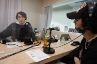 「さすらいラビーのオーライパパ」収録中の様子。