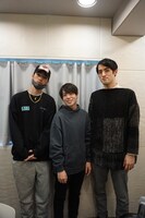 左から清水尋也、さすらいラビー。