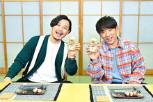 「キリン 一番搾り Presents アルコ＆ピースの『妻、小学生になる。』に乾杯！」に出演するアルコ＆ピース。(c)TBS