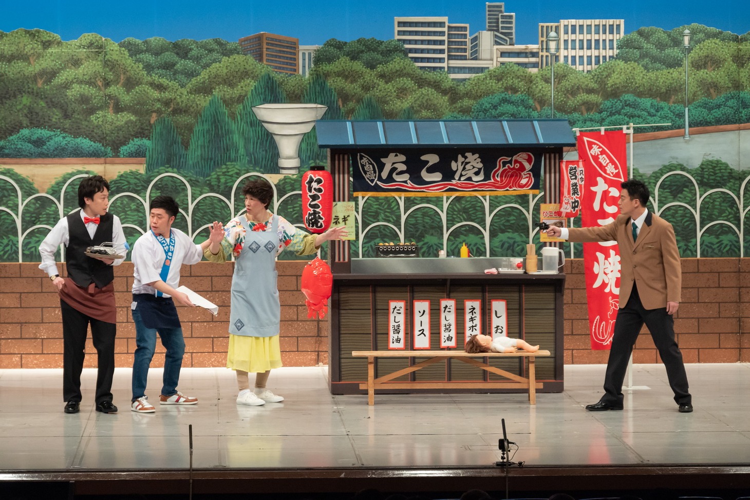 「オールスター即興LIVEコメディ アドリバー」より。(c)読売テレビ