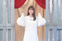 アンタッチャブル柴田と大喜利対決を行う生見愛瑠。