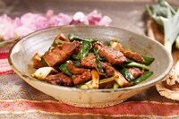 葉ニンニクを使った料理。(c)日本テレビ