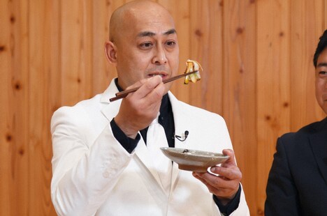 錦鯉・長谷川 (c)日本テレビ