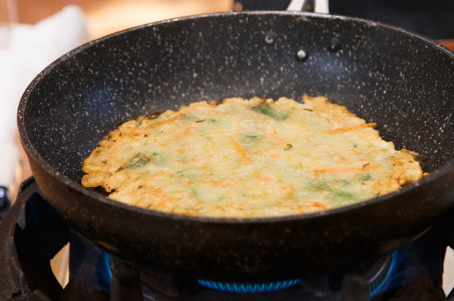 葉ニンニクを使った料理。(c)日本テレビ