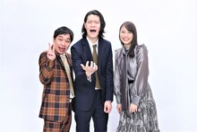 「R-1グランプリ2022」決勝MCの霜降り明星と広瀬アリス。(c)関西テレビ