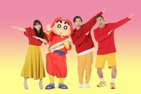 左から川栄李奈、しんのすけ、ハライチ。