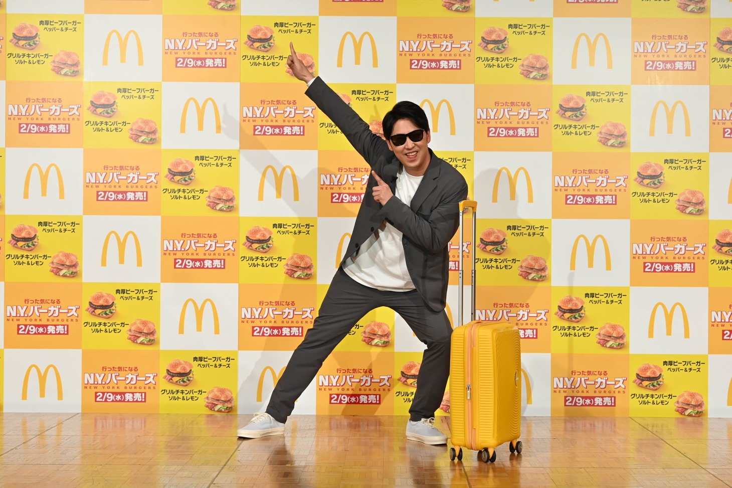 8.6秒バズーカーの決めポーズを2回したニューヨーク屋敷。