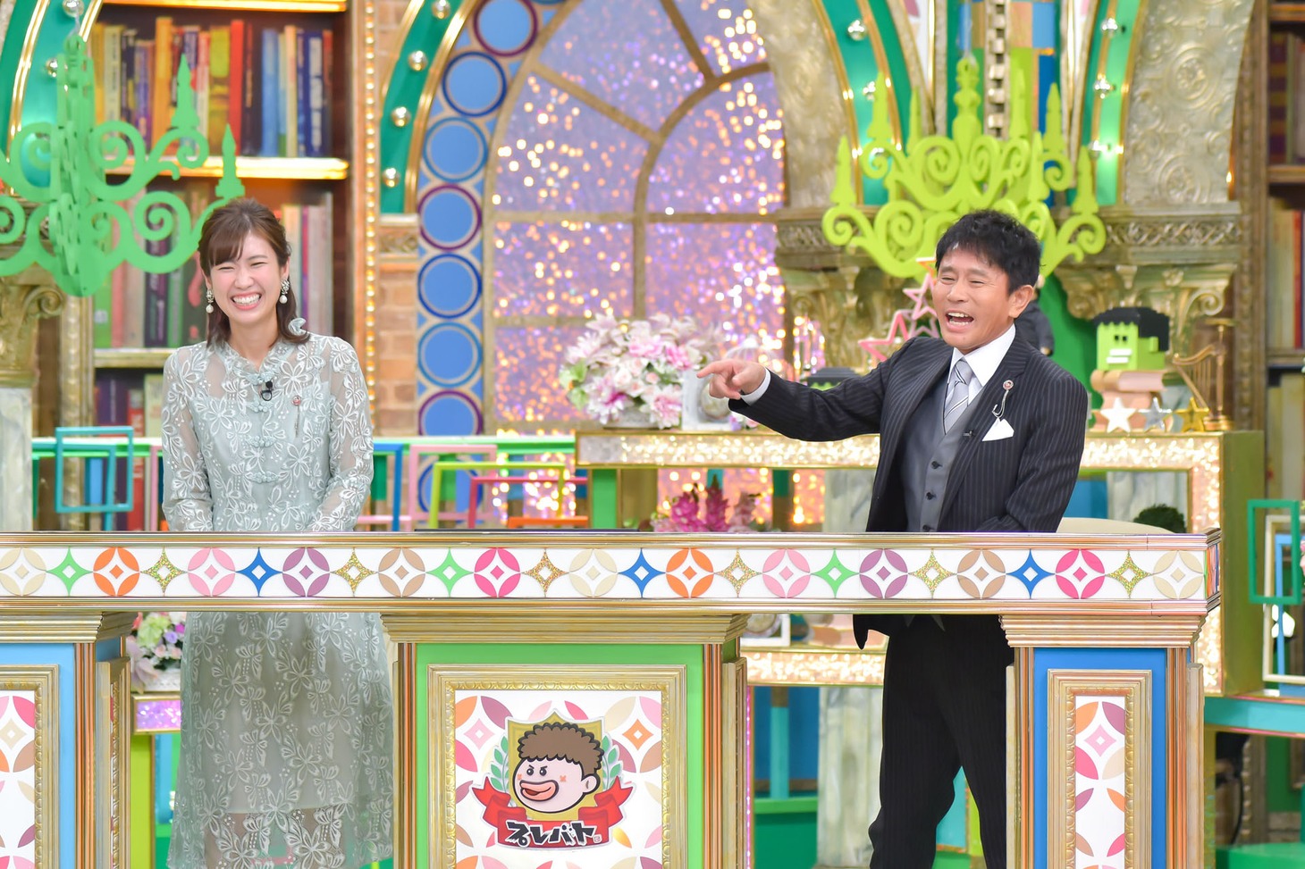 左から玉巻映美（MBSアナウンサー）、浜田雅功。