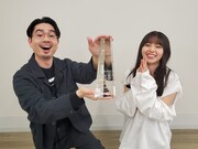 （左から）ハマ・オカモトと齋藤飛鳥。(c)テレビ朝日