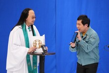 チョコレートプラネット長田と霜降り明星せいや。(c)フジテレビ