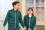 「愛のクイズウォーズ ガンバレプラネット」に出演するペナルティ・ワッキー夫妻。(c)中京テレビ
