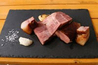 マンガリッツァ豚を使った料理。(c)日本テレビ