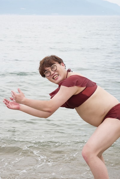 マユリカファースト写真集「Perfect!!」より、新たに公開されたオフショット。