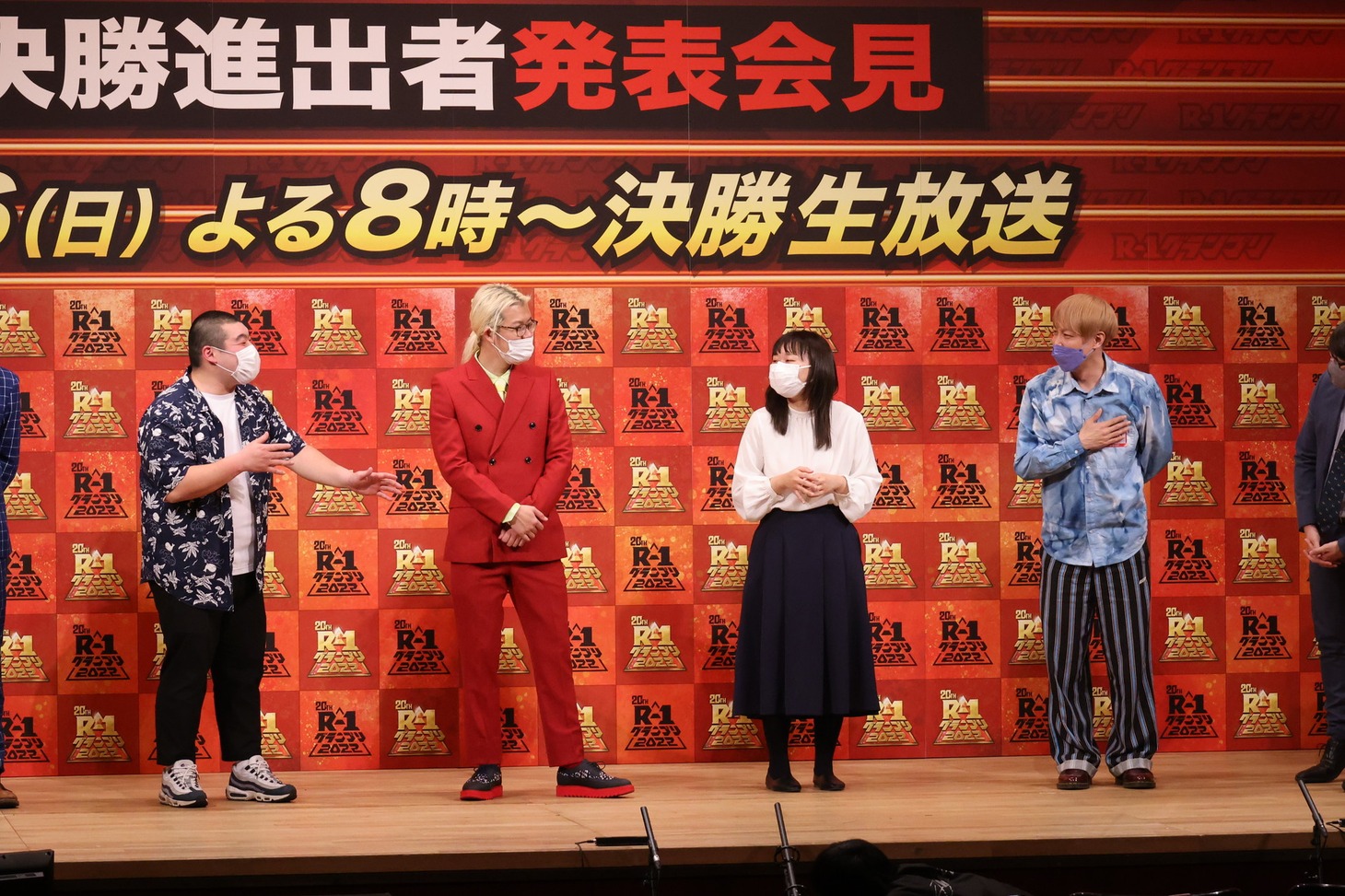 （左から）金の国 渡部おにぎり、ZAZY、吉住、お見送り芸人しんいち。(c)関西テレビ